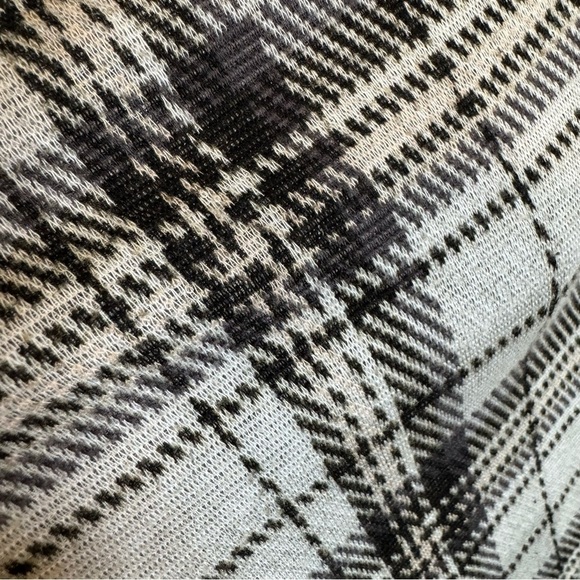 Torrid~ Women’s Open Drape Knit Cardigan With Adjustable Sleeve Plaid Size 1X - Picture 6 of 9